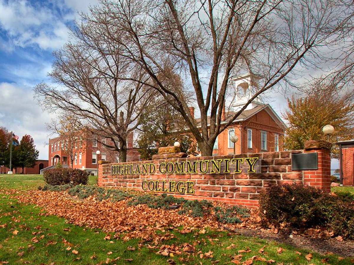 Irvin Hall with the HCC sign in front